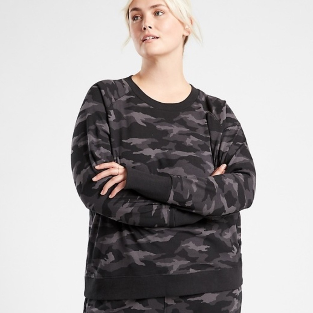 Athleta Triumph crewneck camo comfy sweatshirt Women’s size 3X pocket workout